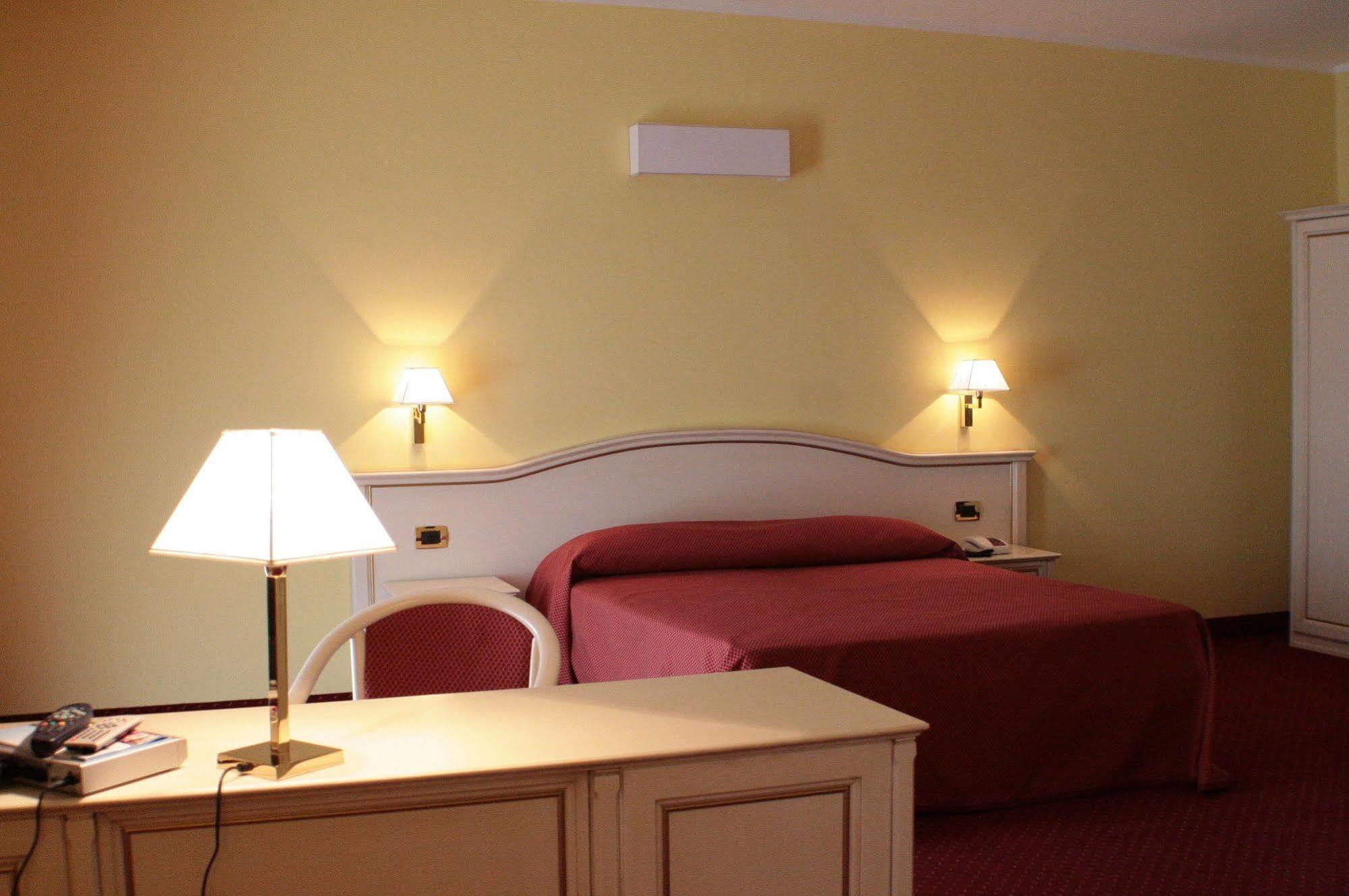 Hotel Il Duca Del Sannio Agnone Exterior photo